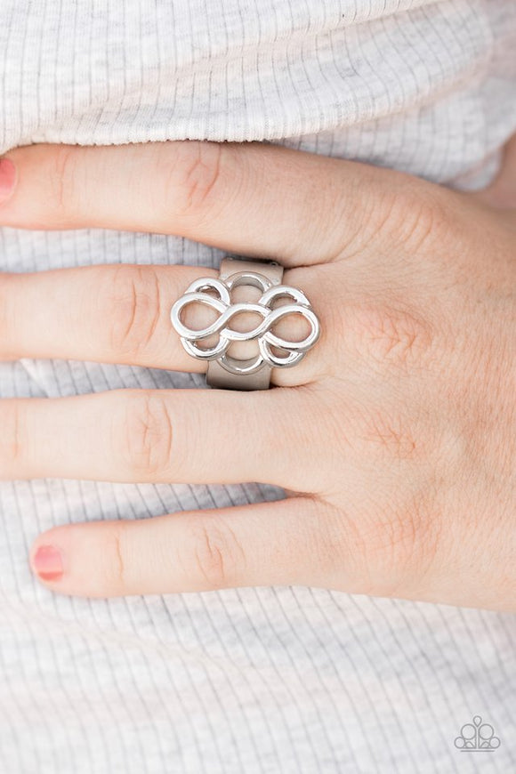 breathe-it-all-in-silver-ring-paparazzi-accessories