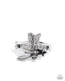 boot-beginning-black-ring-paparazzi-accessories