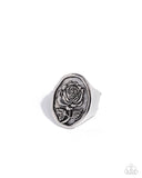 pleasing-portrait-silver-ring-paparazzi-accessories