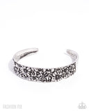 abundantly-antiqued-silver-bracelet-paparazzi-accessories