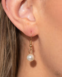 Charming Competitor - Gold Complete Look  - Paparazzi Accessories Bedazzle Me Pretty Mobile Fashion Boutique