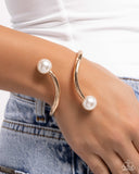 Effulgent Exemplar - Gold Bracelet - Paparazzi Accessories Bracelet Bedazzle Me Pretty Mobile Fashion Boutique