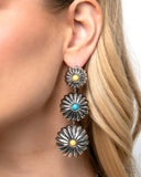 Palm Tree Promenade - Yellow Complete Look  - Paparazzi Accessories Bedazzle Me Pretty Mobile Fashion Boutique