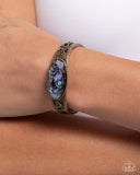 Spliced Santa Fe - Brass Bracelet - Paparazzi Accessories Bracelet Bedazzle Me Pretty Mobile Fashion Boutique
