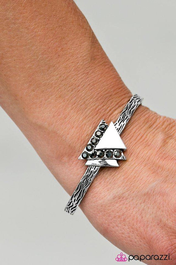 great-pyramid-of-glitz-a-silver-bracelet-paparazzi-accessories