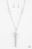 hit-the-runway-silver-necklace-paparazzi-accessories