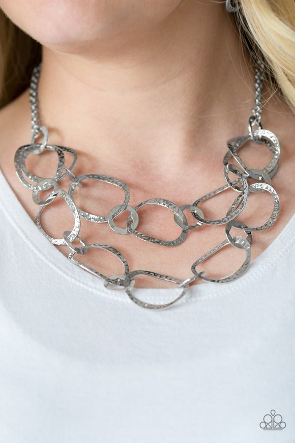 circus-chic-silver-necklace-paparazzi-accessories