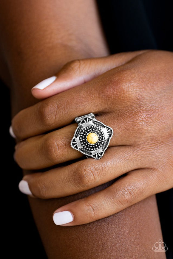 four-corners-fashion-yellow-ring-paparazzi-accessories