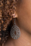 wisteria-histeria-black-earrings-paparazzi-accessories