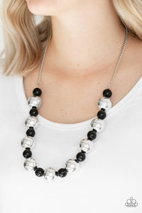 top-pop-black-necklace-paparazzi-accessories
