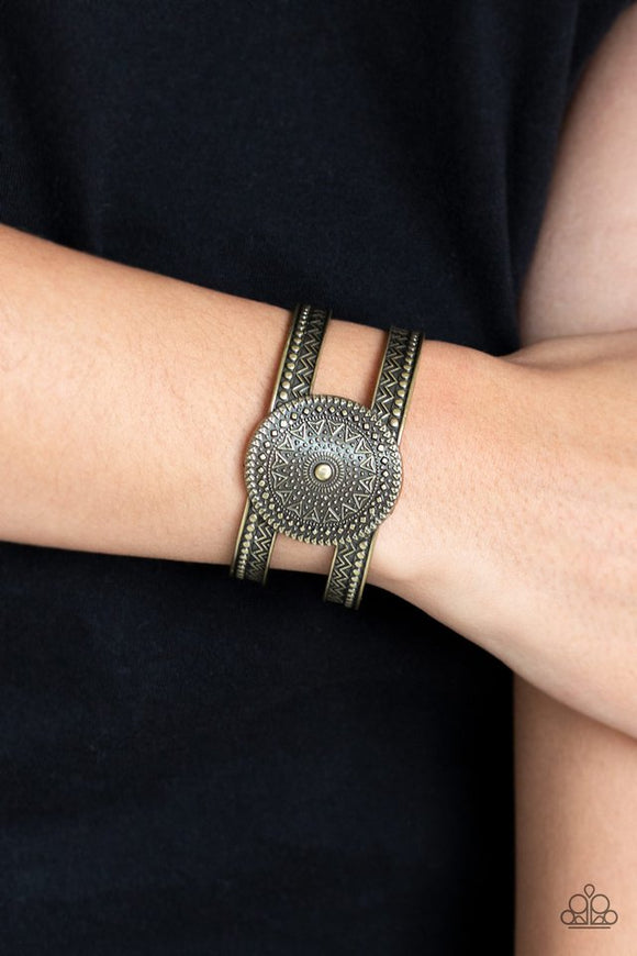 texture-trade-brass-bracelet-paparazzi-accessories