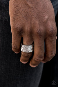 self-made-man-silver-ring-paparazzi-accessories