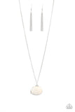 show-and-shell-silver-necklace-paparazzi-accessories