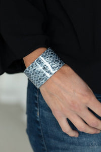 vogue-revamp-silver-bracelet-paparazzi-accessories