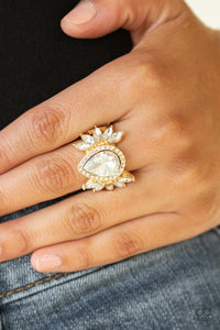 really-regal-gold-ring-paparazzi-accessories