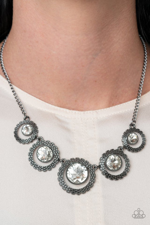 pixel-perfect-black-necklace-paparazzi-accessories