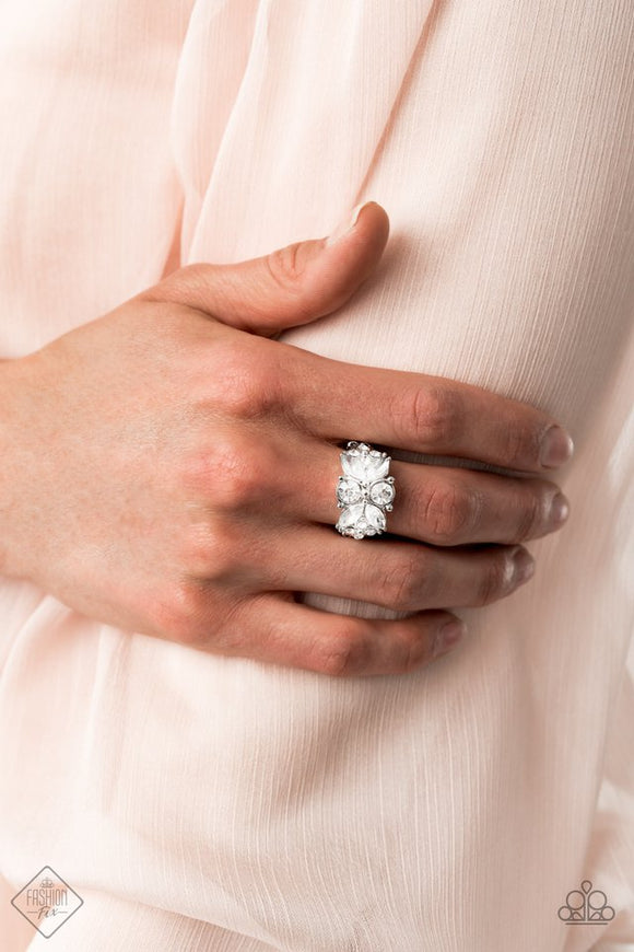 sparkly-state-of-mind-white-ring-paparazzi-accessories