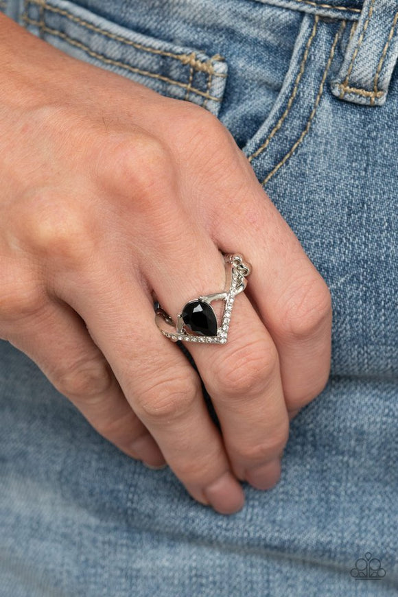 remarkable-refinement-black-ring-paparazzi-accessories