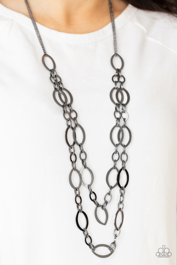 The OVAL-achiever - Black Necklace - Paparazzi Accessories