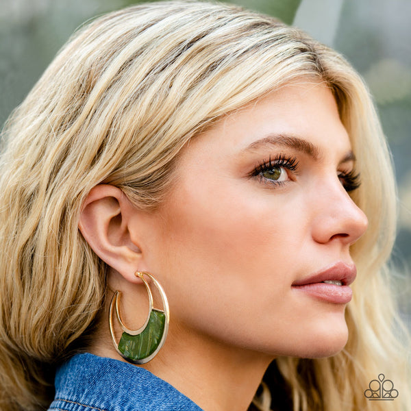 【Portrait Report】Decadence Green Hoop Earring Portrait Report】Decadence Green Hoop Earring