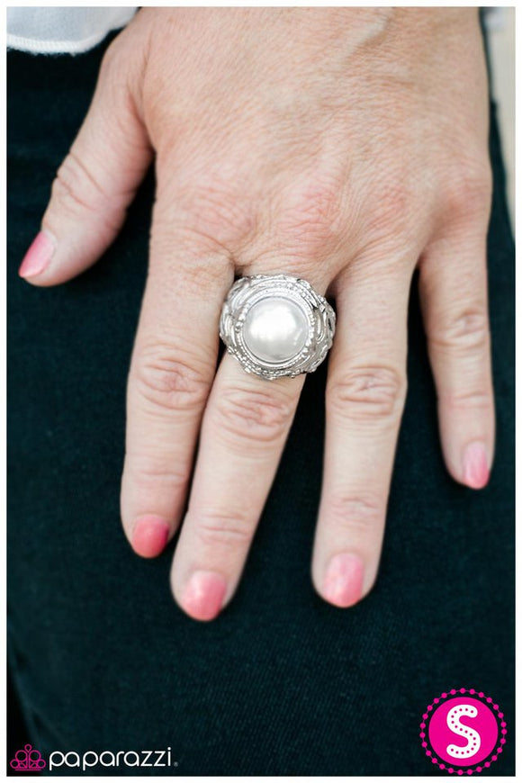pearl-of-my-heart-ring-paparazzi-accessories