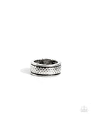 hammered-houdini-silver-ring-paparazzi-accessories