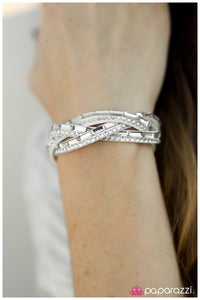 the-wow-factor-white-bracelet-paparazzi-accessories