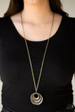 Breaking Pattern - Brass Necklace - Paparazzi Accessories Necklace Bedazzle Me Pretty Mobile Fashion Boutique