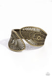 Palatial Palms - Brass Bracelet - Paparazzi Accessories Bracelet Bedazzle Me Pretty Mobile Fashion Boutique
